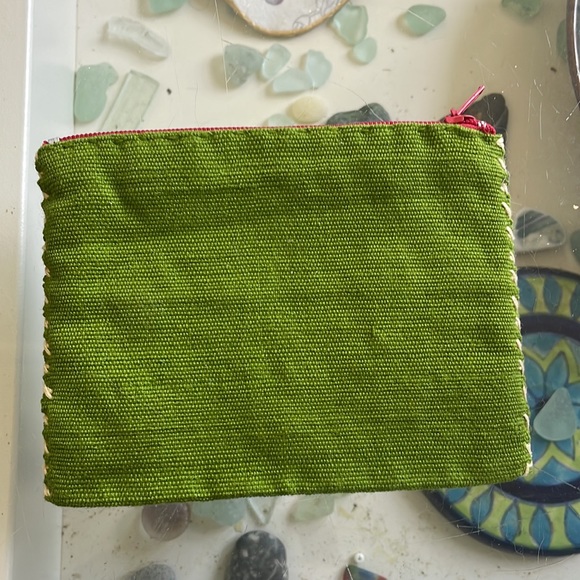 Embroidered zippered pouch 4x5 - Picture 2 of 2